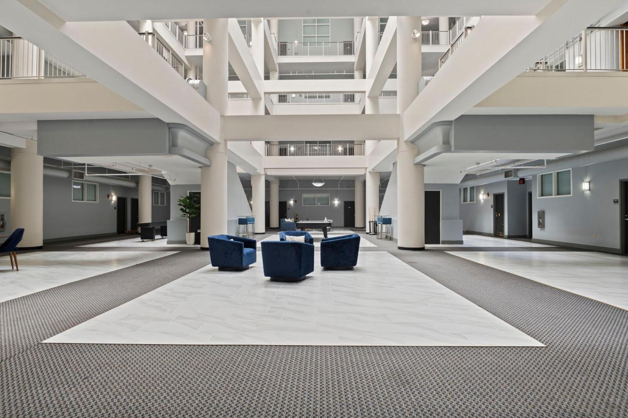 Indy Urban Stay - Skywalk - Sleeps 8 - Downtown - Stadium 印第安納波利斯 外观 照片
