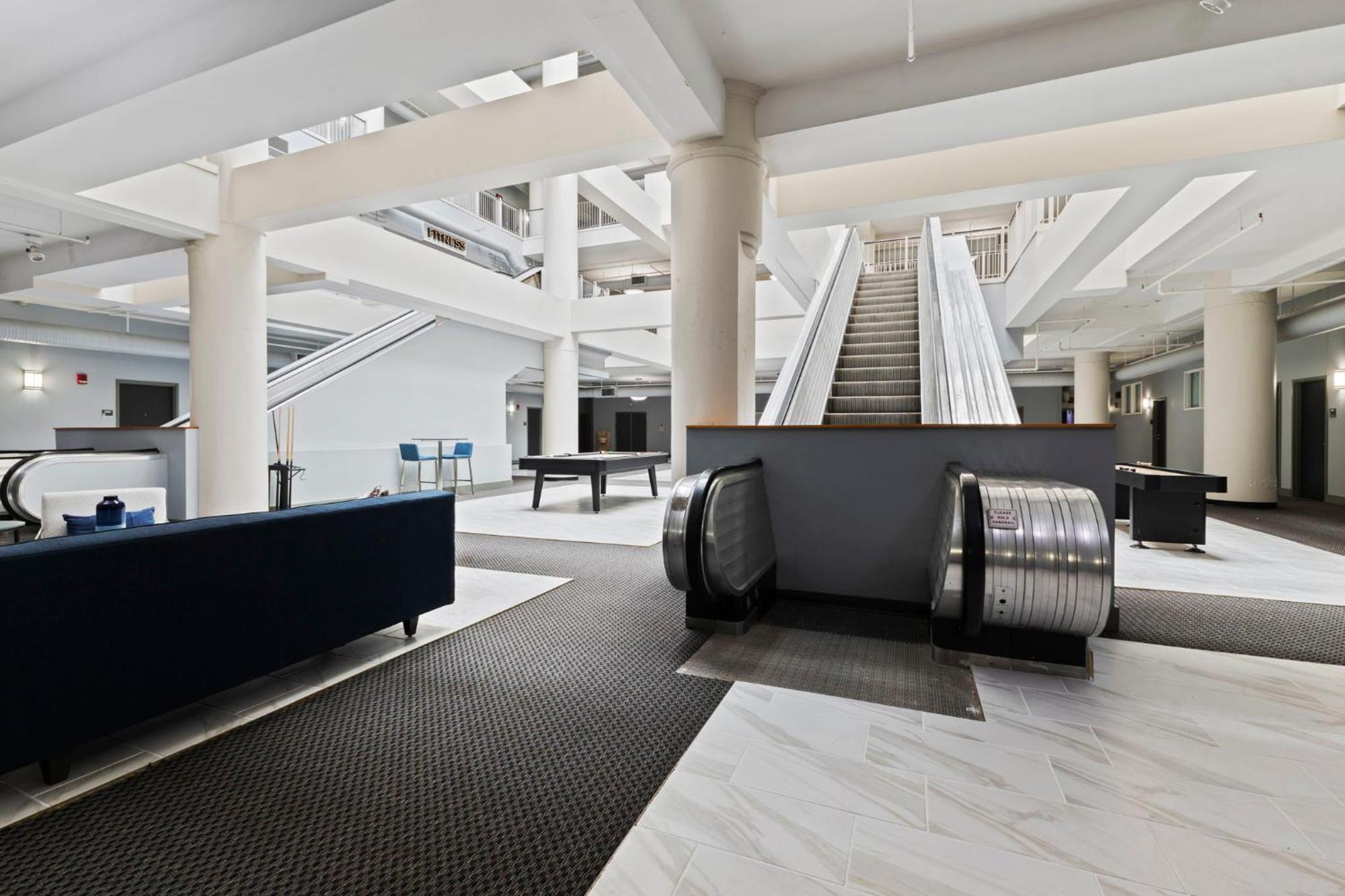 Indy Urban Stay - Skywalk - Sleeps 8 - Downtown - Stadium 印第安納波利斯 外观 照片