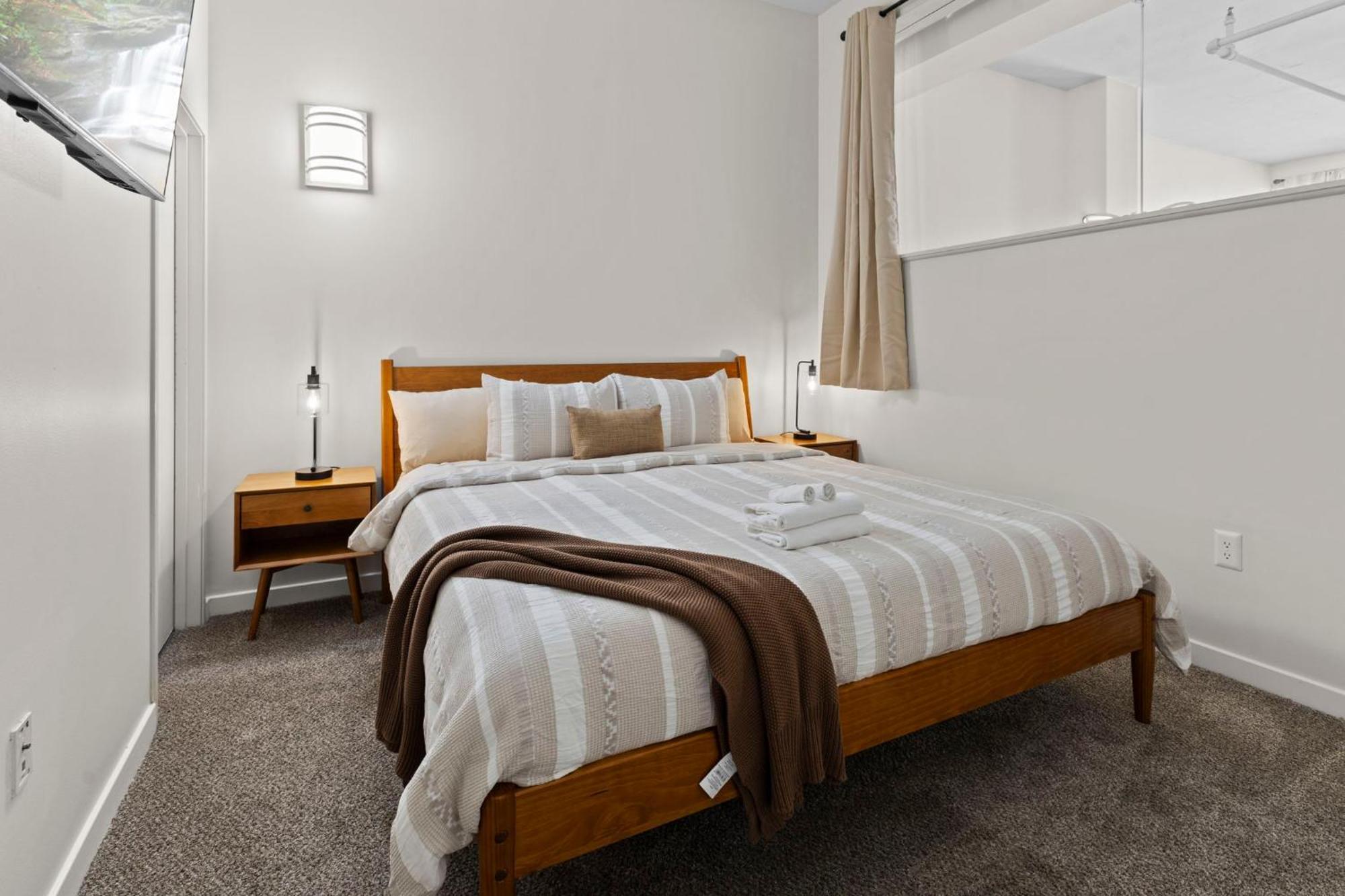 Indy Urban Stay - Skywalk - Sleeps 8 - Downtown - Stadium 印第安納波利斯 外观 照片