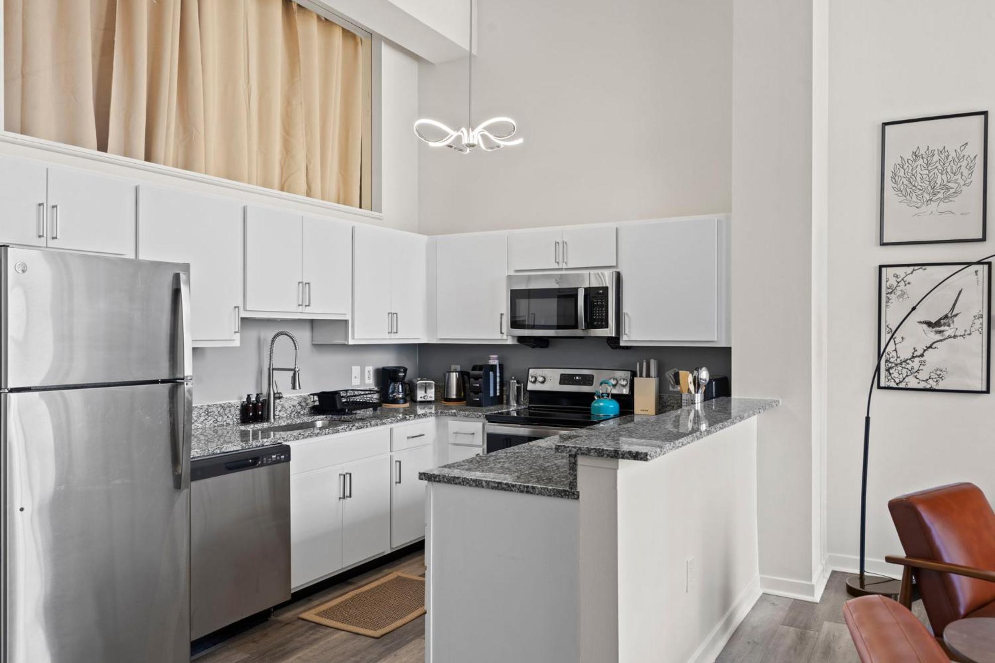 Indy Urban Stay - Skywalk - Sleeps 8 - Downtown - Stadium 印第安納波利斯 外观 照片