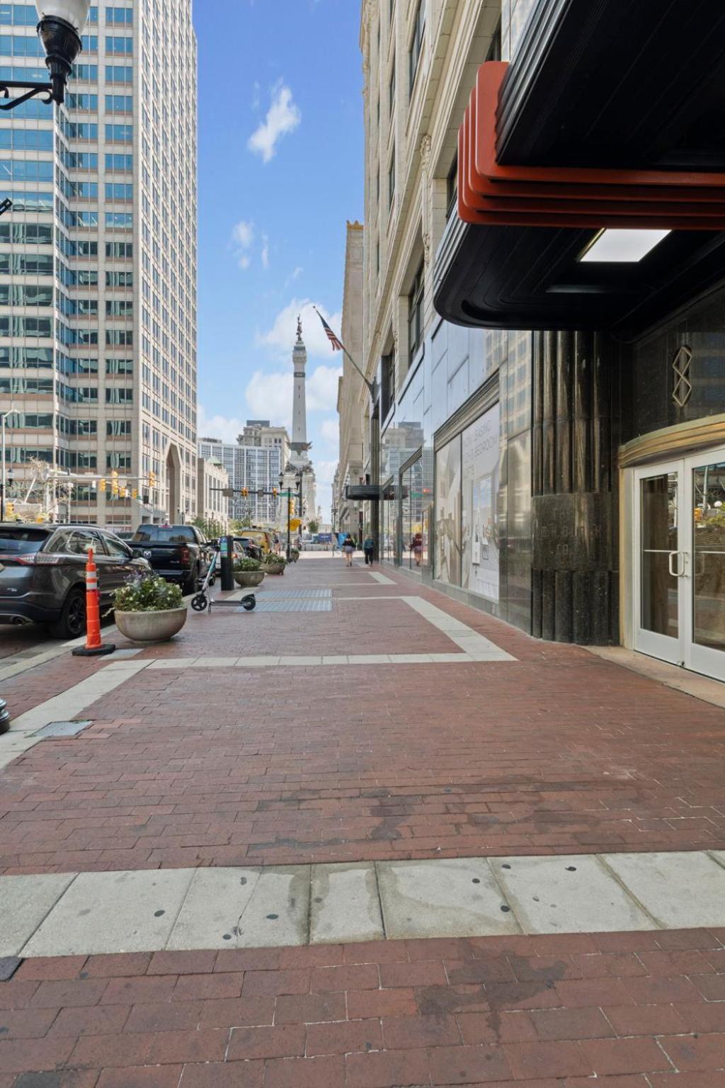 Indy Urban Stay - Skywalk - Sleeps 8 - Downtown - Stadium 印第安納波利斯 外观 照片