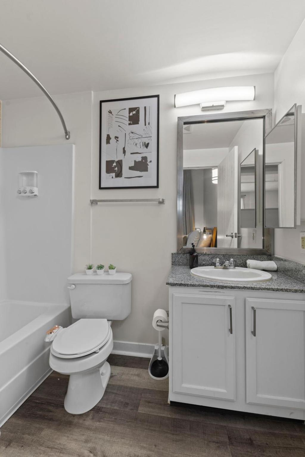 Indy Urban Stay - Skywalk - Sleeps 8 - Downtown - Stadium 印第安納波利斯 外观 照片