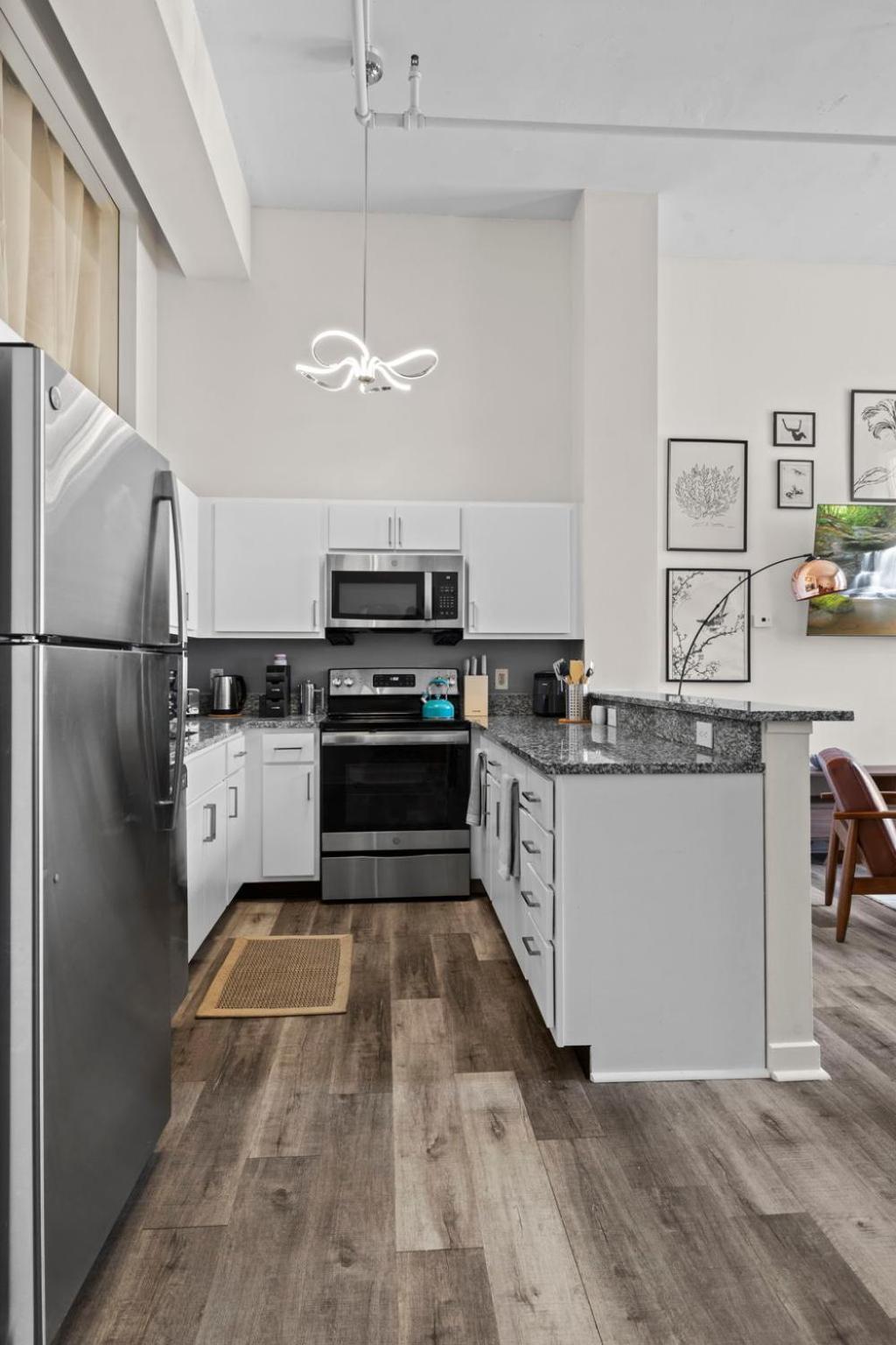 Indy Urban Stay - Skywalk - Sleeps 8 - Downtown - Stadium 印第安納波利斯 外观 照片