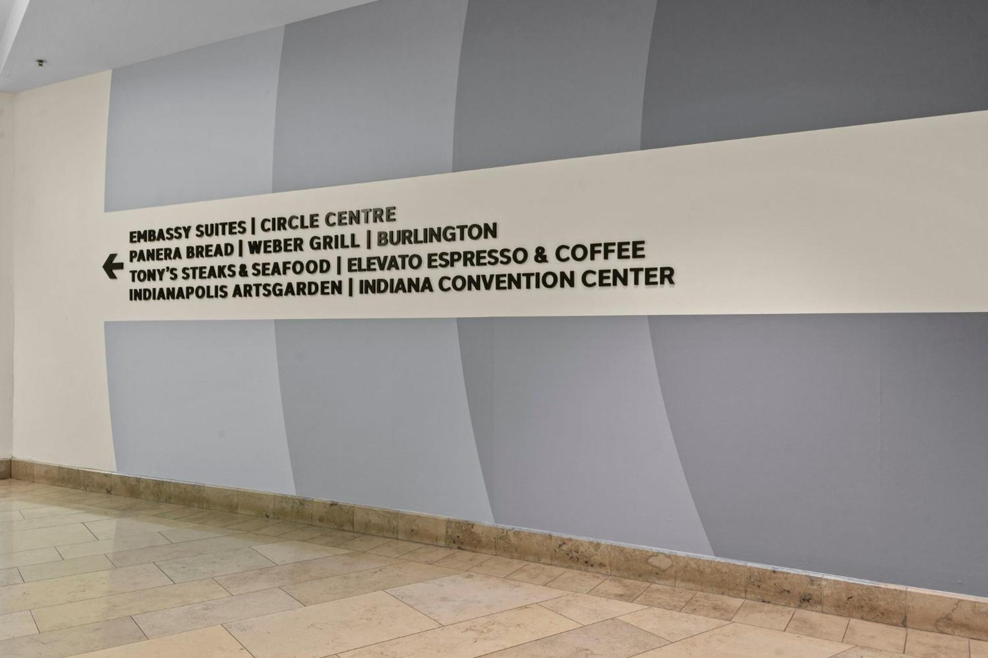 Indy Urban Stay - Skywalk - Sleeps 8 - Downtown - Stadium 印第安納波利斯 外观 照片