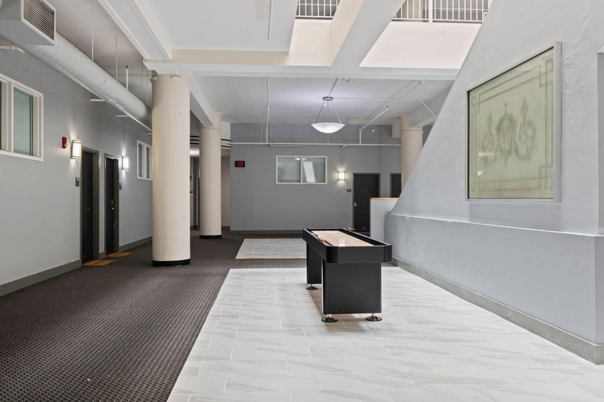 Indy Urban Stay - Skywalk - Sleeps 8 - Downtown - Stadium 印第安納波利斯 外观 照片